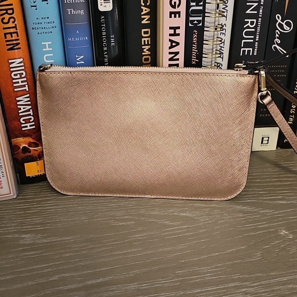 Kate Spade RoseGold Wristlet Clutch with Unbranded BEE HAPPY KEYCHAIN - Picture 3 of 9